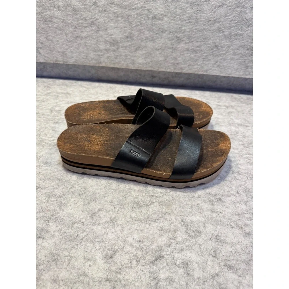 Reef two strap beach Sandel Black size 10 summertime